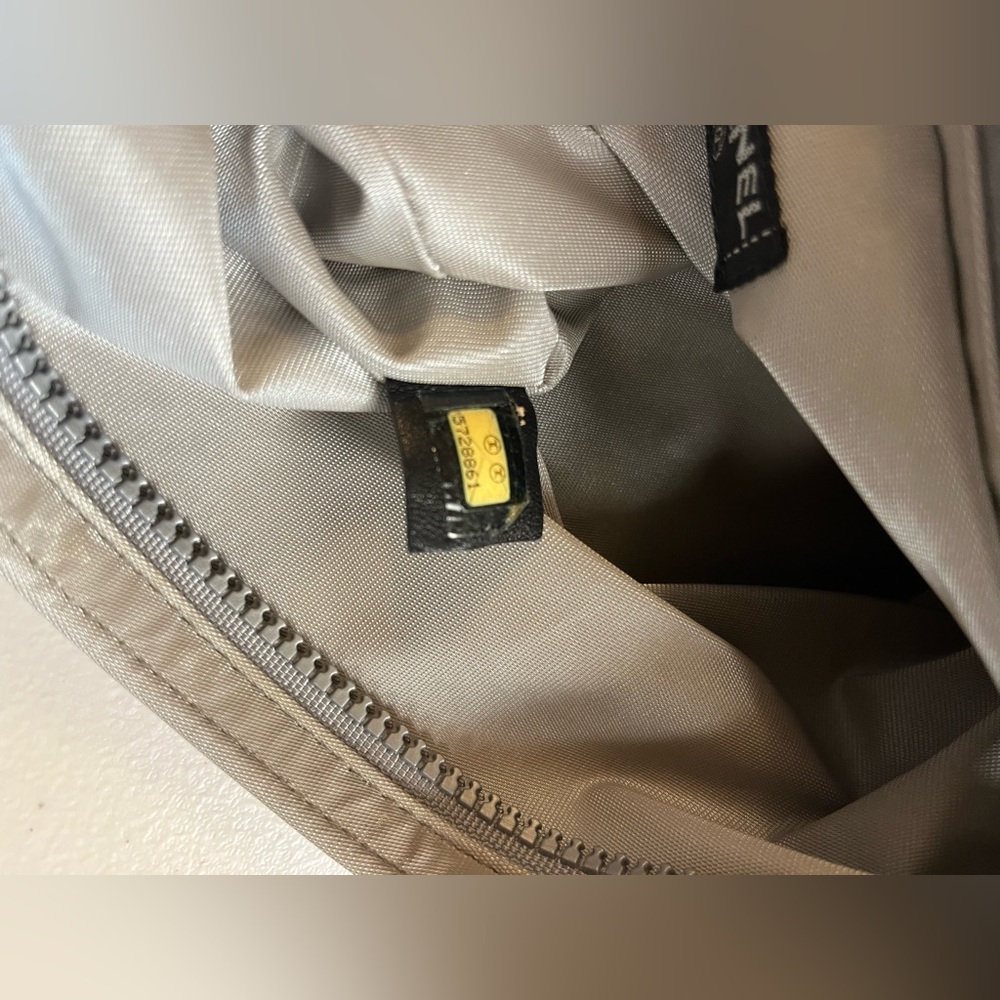 Chanel Gray Cosmetic Bag With Rectangular Shape A… - image 7